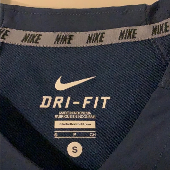 Retro Nike Dri-Fit Wind Breaker - Picture 2 of 3